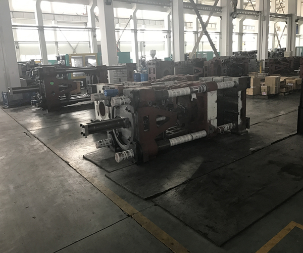 All Electric Energy Saving Injection Molding Machine 210 Ton Ceramic Heating Loop