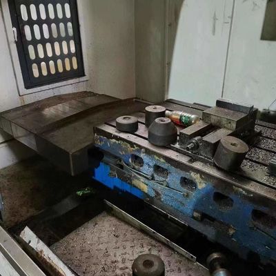 Second Hand 3 Axis CNC Milling Machine Center Class C3 Precision Screw